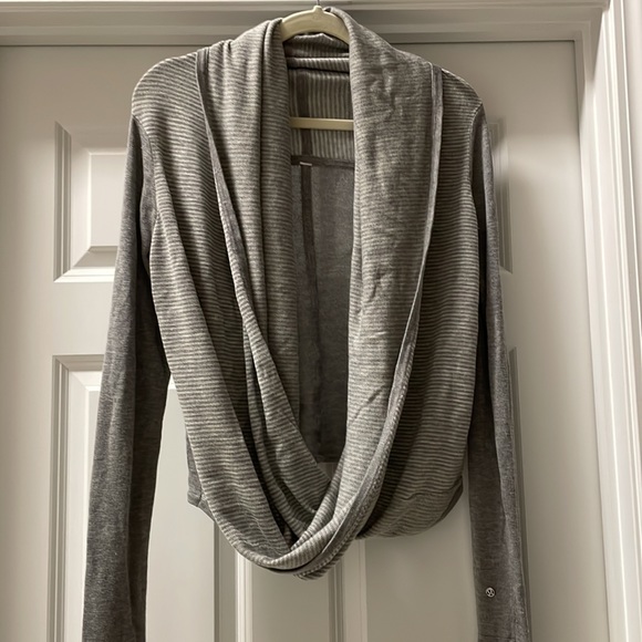 Lululemon iconic wrap gray and white stripe size 6 - Picture 3 of 7